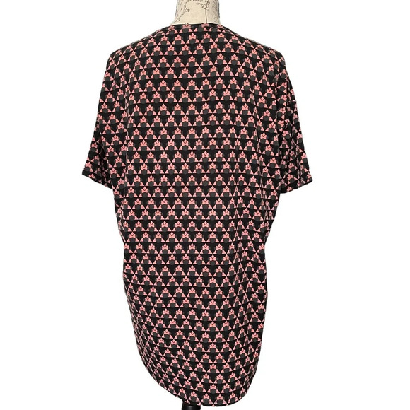 LulaRoe Irma Disney Minnie Mouse Print Oversized Shirt Size XXS NWT - Picture 2 of 7